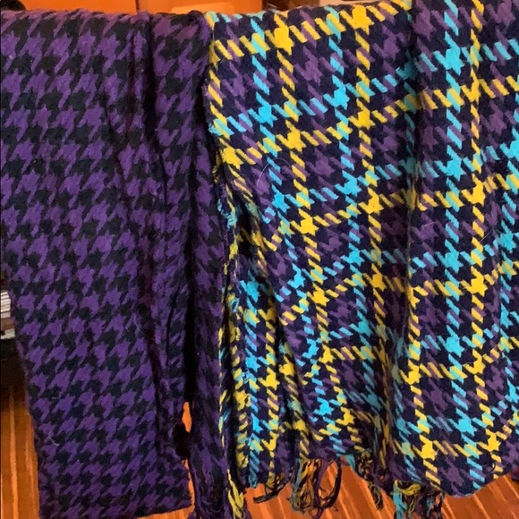 Two Winter Scarves, Star Houndstooth Pattern - Picture 6 of 6